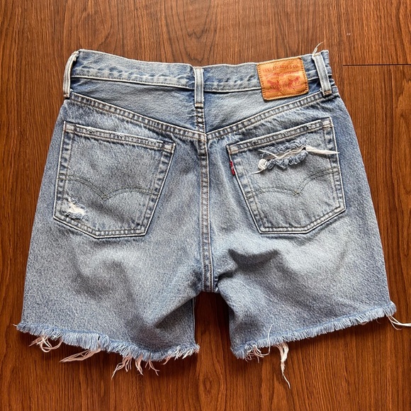 Levi’s Jean shorts - Picture 4 of 4